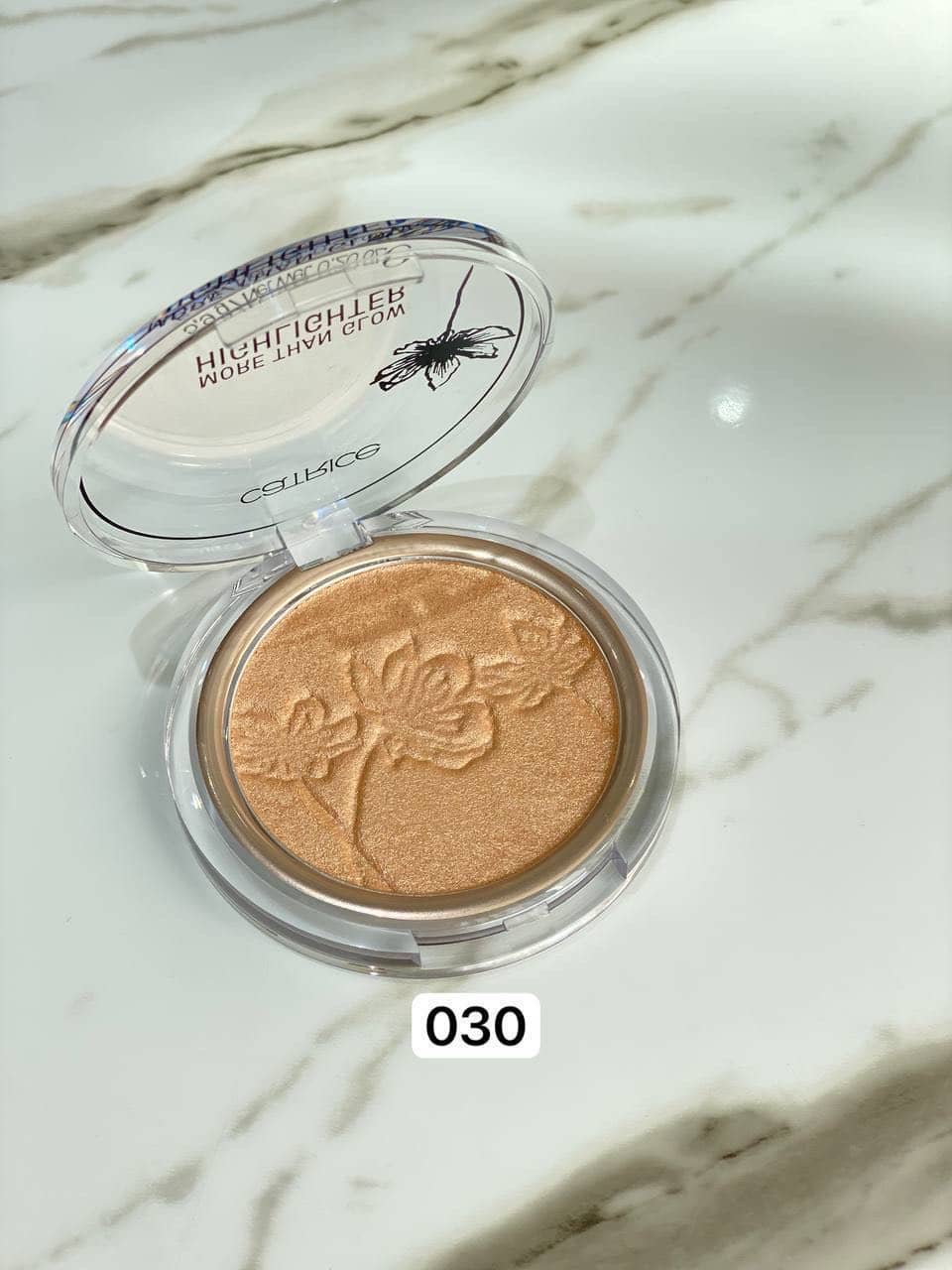 Хайлайтер More Than Glow Highlighter, 030 Beyond Golden Glow золотой, 5.9 г 5
