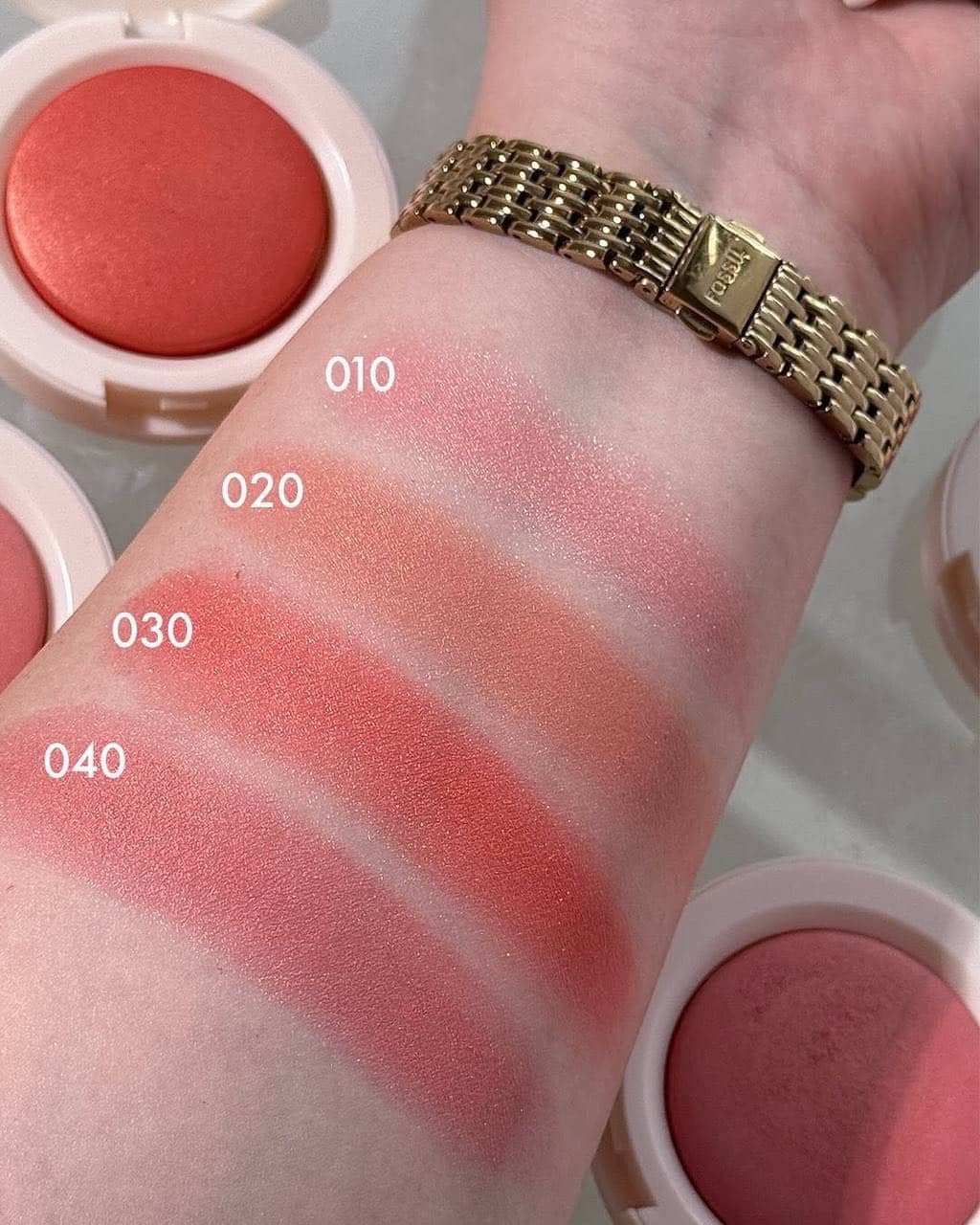 Румяна запеченные Soft Glam Baked Blush, 020 Peachy Breeze 4