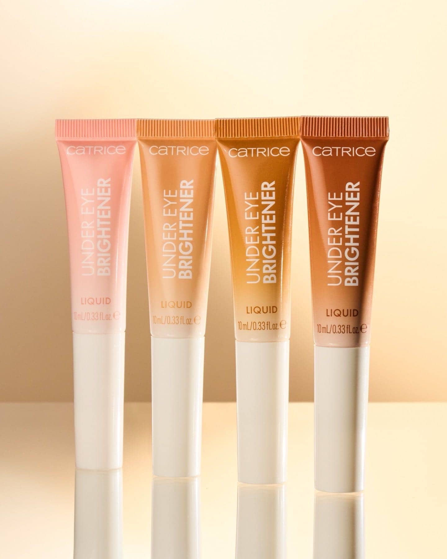 Корректор для области вокруг глаз жидкий Under Eye Brightener Liquid, 020 Warm Nude 4