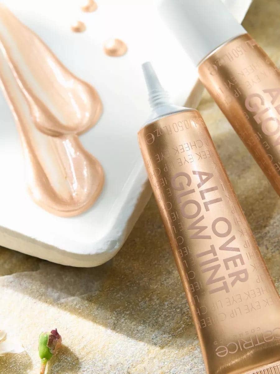 Многофункциональный тинт для глаз, губ и лица All Over Glow Tint, 030 Sun Dip 4