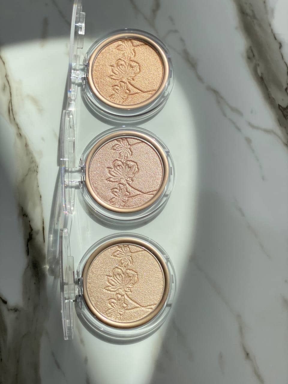 Хайлайтер More Than Glow Highlighter, 030 Beyond Golden Glow золотой, 5.9 г 6