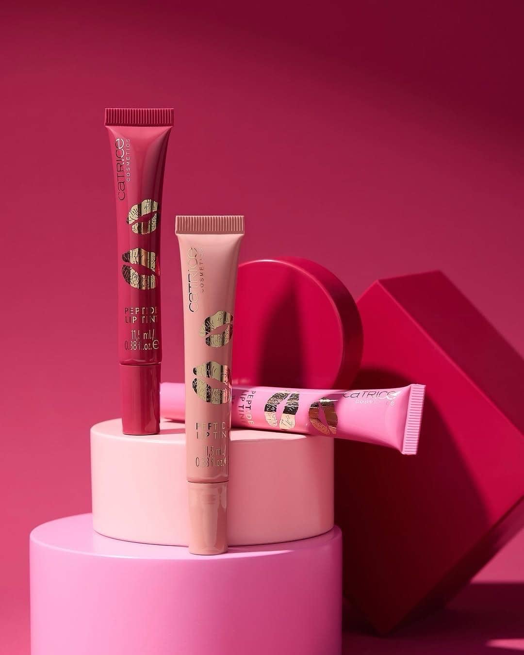 Плампер-тинт для губ Catrice Kiss & glow peptide lip tint С03 kiss alert 4